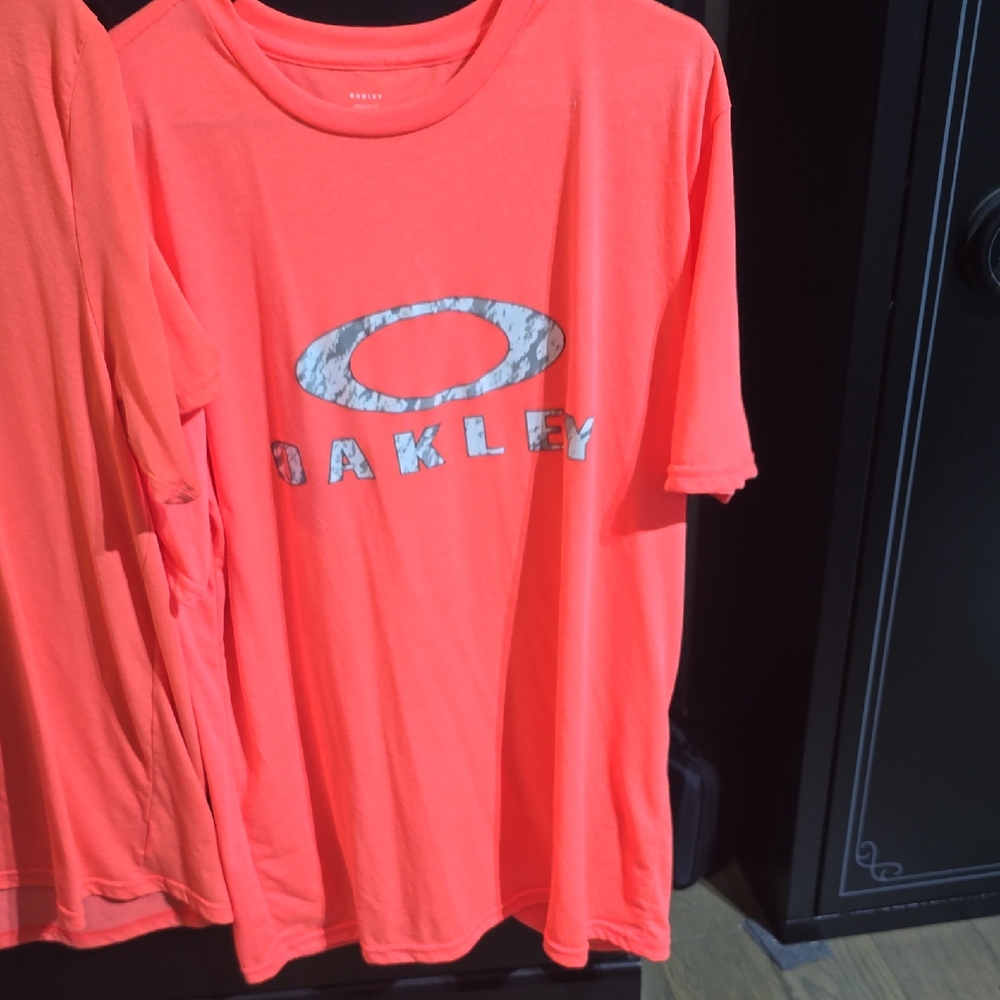 2 Oakley Shirts Both Size X-large, Perfect Condition , Never Worn